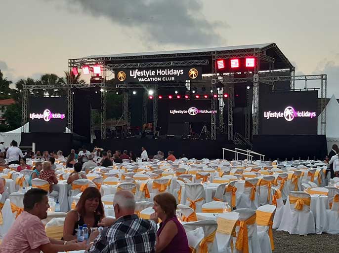 2020-Sunday-Welcome-Party-Center-Court-lo-res_4